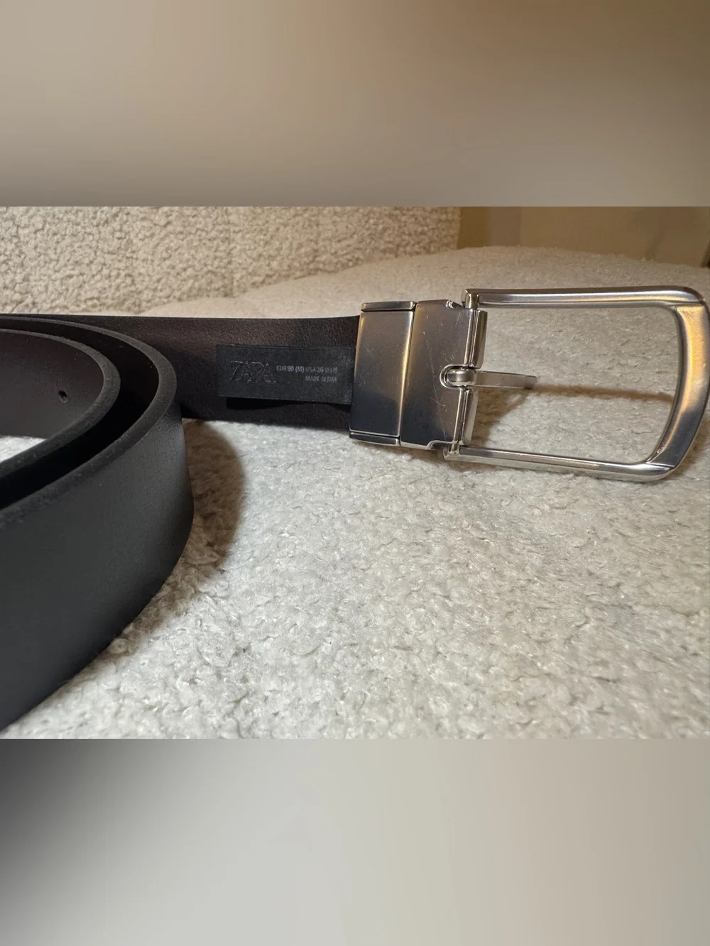 Zara Men‘s Reversible Black/Brown Leather Belt. Size M (36).  Like New.